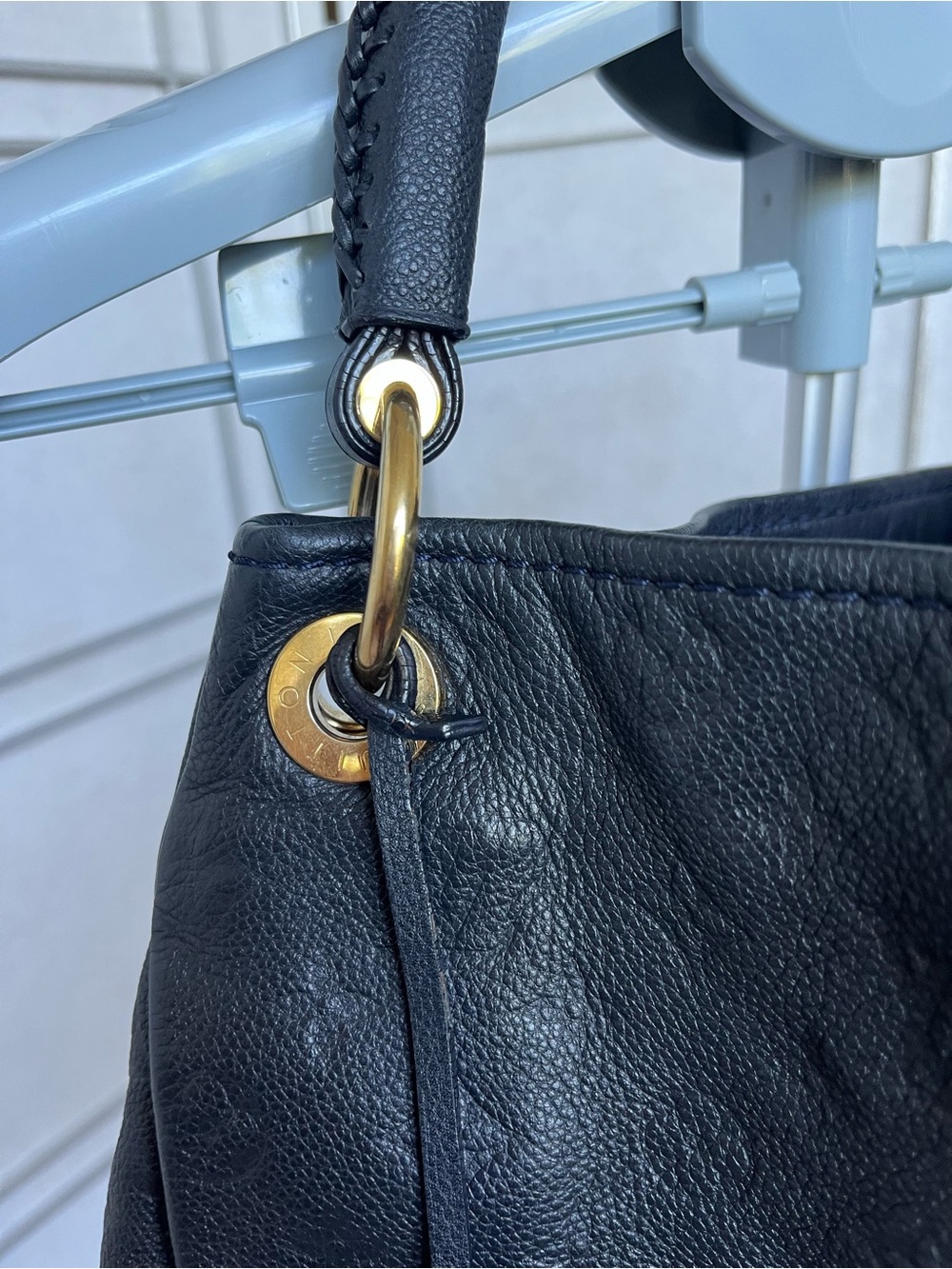 Louis Vuitton Artsy MM Empreinte Infini Leather Shoulder Bag Authentic - Picture 4 of 15